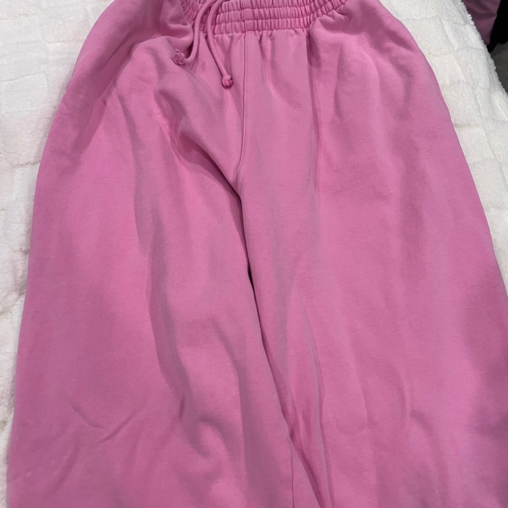 Skims Pink sweatpants